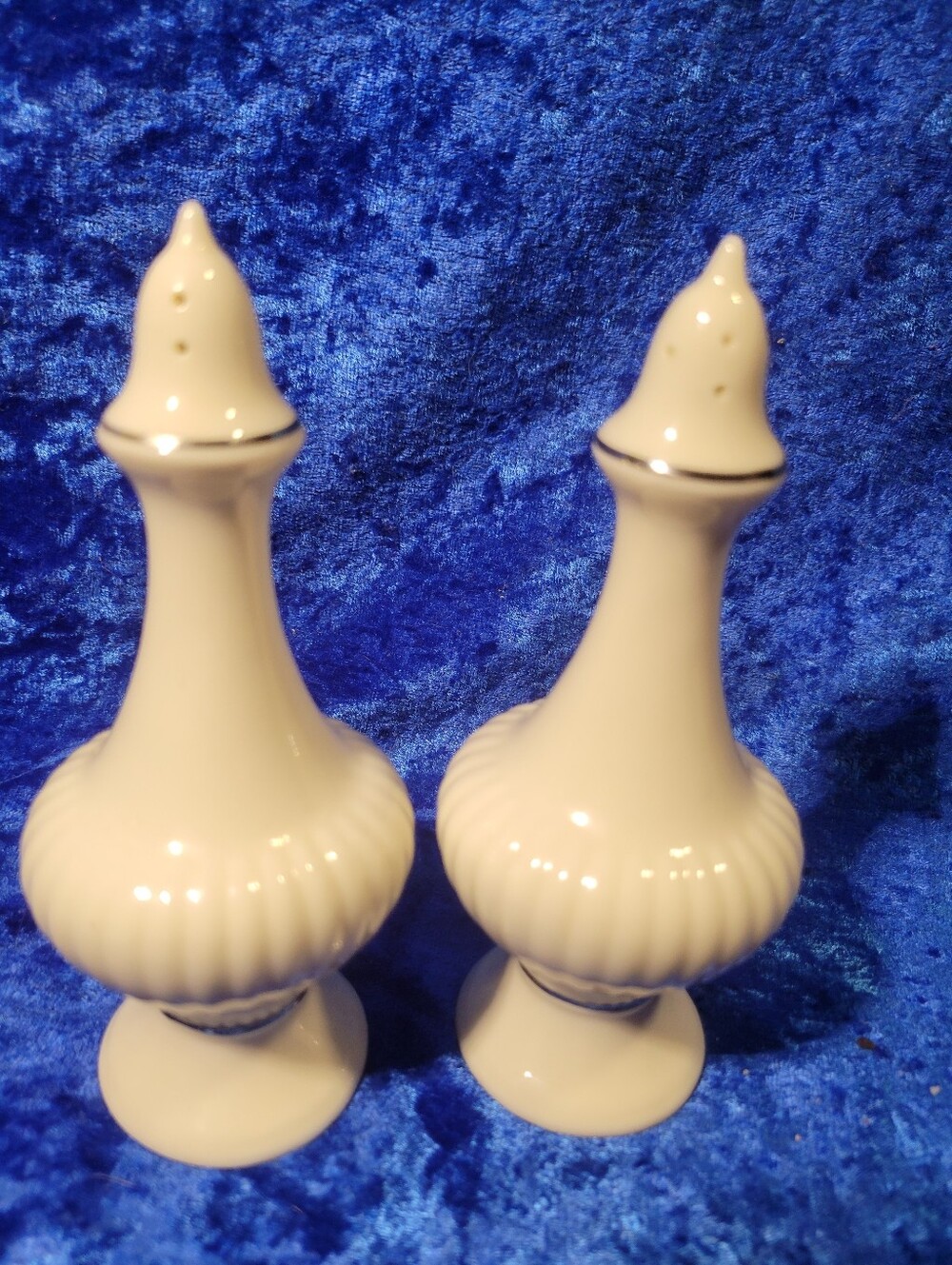 Vintage Lenox Salt And Pepper Shaker 24 K Gold Trim